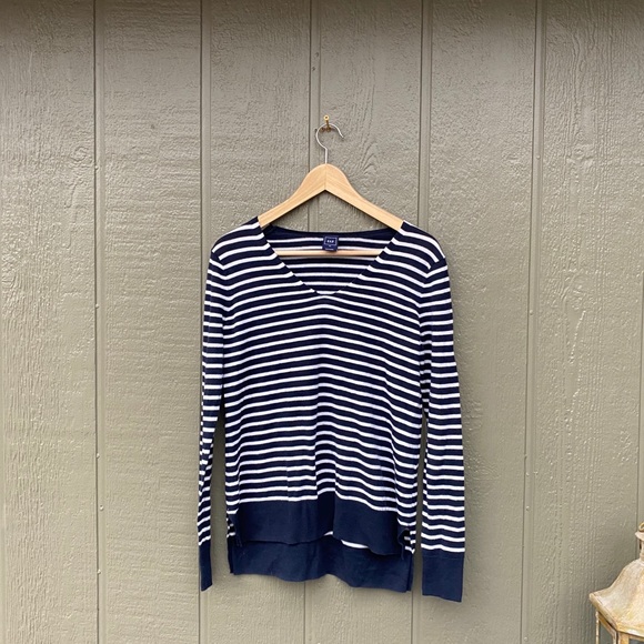 GAP Women's V Neck Sweater XS Striped Blue White - Picture 2 of 6